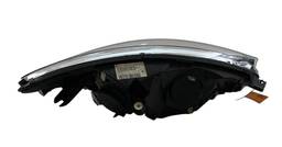 FAROL ESQUERDO CAPTUR 2017 2018 A 2024 260602042R DETALHE