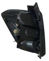 LANTERNA TRASEIRA DIREITA SPIN 2012 A 2018 BORDA VERMELHA