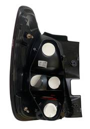 LANTERNA TRASEIRA DIREITA SPIN 2012 A 2018 BORDA VERMELHA