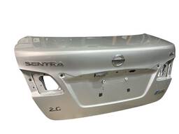 TAMPA TRASEIRA SENTRA 2014 2015 A 2020 C/DETALHE