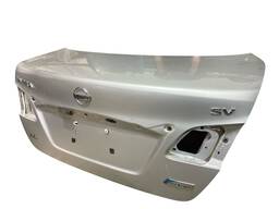 TAMPA TRASEIRA SENTRA 2014 2015 A 2020 C/DETALHE