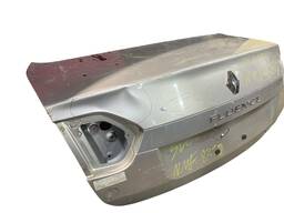 TAMPA TRASEIRA FLUENCE 2011 2012 A 2018 C/DETALHE