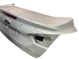 TAMPA TRASEIRA FOCUS SEDAN 2014 A 2015 C/DETALHE