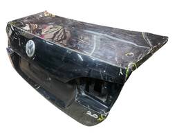 TAMPA TRASEIRA JETTA 2011 2012 A 2014 C/DETALHE