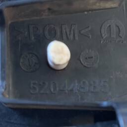 TRAVA PORTINHOLA ORIGINAL FIAT ARGO PULSE 2017 A 2026