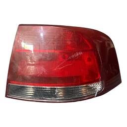 Lanterna Traseira Direita Voyage G5 Fume/DETALHE