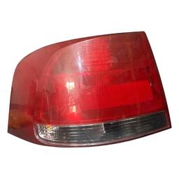 Lanterna Traseira Esquerda Voyage G5 Fume/ DETALHE