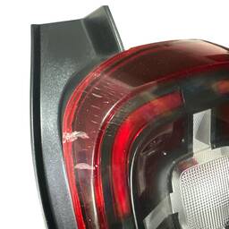 LANTERNA TRASEIRA DIREITA DUSTER 2021/ DETALHE