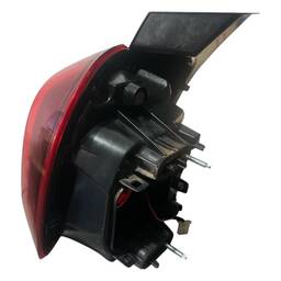 LANTERNA TRASEIRA DIREITA DUSTER 2021/ DETALHE