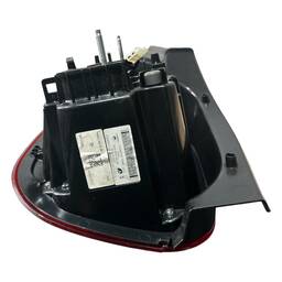 LANTERNA TRASEIRA DIREITA DUSTER 2021/ DETALHE