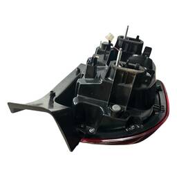 LANTERNA TRASEIRA DIREITA DUSTER 2021/ DETALHE