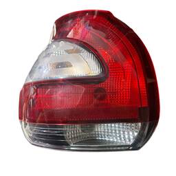 LANTERNA TRASEIRA ESQUERDA MOBI 2017/