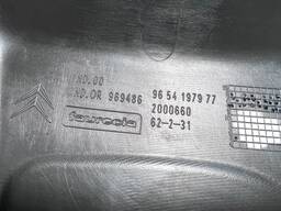 GRADE MOLDURA MILHA ESQUERDO GRAND C4 PICASSO 2008 A 2010