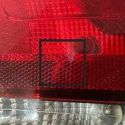 LANTERNA TRASEIRA DIREITA  MOBI / PEQUENO DETALHE NA LENTE