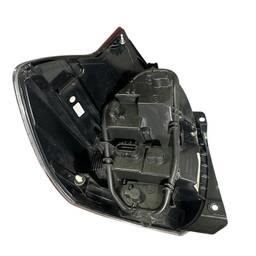 LANTERNA TRASEIRA DIREITA  MOBI / PEQUENO DETALHE NA LENTE