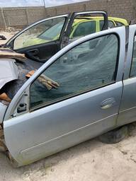 Porta Dianteira Esquerda Corsa 2003 a 2012 Montana 04 a 2010