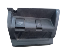 Moldura Inferior Da Tomada 12v Honda Wrv 2015-2021
