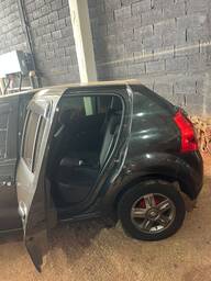 Recorte Traseira Lateral LE Renault Sandero 2010 - 2011