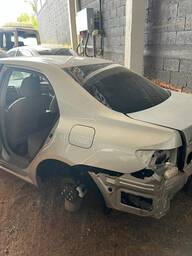 Recorte Lateral Traseiro Esquerdo Toyota Corolla 2013 - 2014
