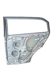 PORTA TRASEIRA DIREITA CRETA 2017 2018 A 2024 (DETALHE)