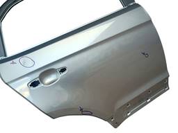 PORTA TRASEIRA DIREITA CRETA 2017 2018 A 2024 (DETALHE)