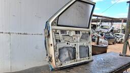 PORTA DIANTEIRA DIREITA UNO FIORINO 1988 1989 A 2004