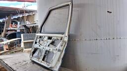 PORTA DIANTEIRA DIREITA UNO FIORINO 1988 1989 A 2004