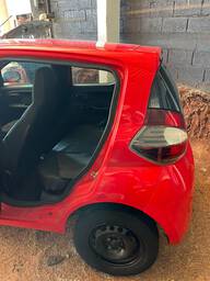 Recorte Lateral Traseiro Esquerdo Fiat Mobi 2020 Original