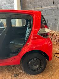 Recorte Lateral Traseiro Esquerdo Fiat Mobi 2020 Original