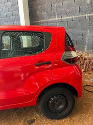 Recorte Lateral Traseiro Esquerdo Fiat Mobi 2020 Original