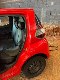Recorte Lateral Traseiro Esquerdo Fiat Mobi 2020 Original