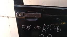 PORTA DIANTEIRA DIREITA UNO FIORINO 1988 1989 A 2004