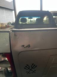 Tampa Traseira Caçamba Fiat Strada 1996/2003 C/Detalhe