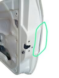 PORTA DIREITA UNO FIORINO 2015/ PARTNER 2023/ (DETALHE)