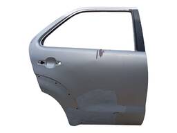 PORTA TRASEIRA DIREITA TOYOTA SW4 2005 2006 A 2015 (DETALHE)