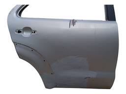 PORTA TRASEIRA DIREITA TOYOTA SW4 2005 2006 A 2015 (DETALHE)