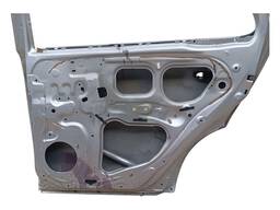 PORTA TRASEIRA DIREITA TOYOTA SW4 2005 2006 A 2015 (DETALHE)