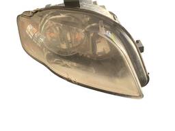 FAROL DIREITO AUDI A4 2002 A 2004 (DETALHE)