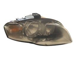 FAROL DIREITO AUDI A4 2002 A 2004 (DETALHE)