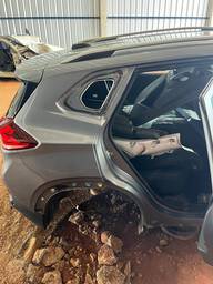 Recorte Lateral Traseiro Direito Chevrolet Tracker 2020/24