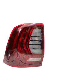 LANTERNA TRASEIRA ESQUERDA OROCH 2016 A 2022