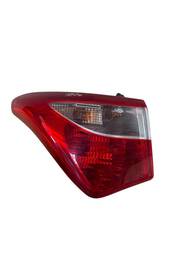 Lanterna Traseira Esquerda HB20 Hatch 13/2019 canto Retirado
