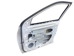 PORTA DIANTEIRA DIREITA KICKS 2017 2018 A 2024