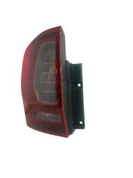 LANTERNA TRASEIRA ESQUERDA OROCH 2016 A 2022 (DETALHE)