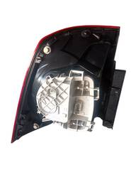 LANTERNA TRASEIRA DIREITA OROCH 2016 A 2022