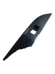 MOLDURA ACABAMENTO BOTAO VIDRO TRASEIRO DIREITO HILUX 16/