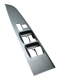 MOLDURA ACABAMENTO BOTAO VIDRO DIANT. ESQUERDO HILUX 2005/15