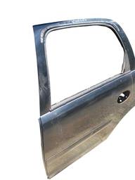 PORTA TRASEIRA ESQUERDA CORSA / CLASSIC 1996 2000 A 2016