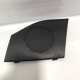 Acabamento Externo Porta Traseira Direita Kwid 18/25