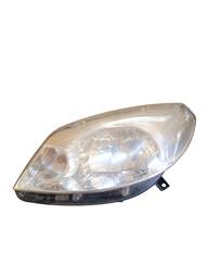 Farol Esquerdo Sandero 2012 / 2014 Detalhes